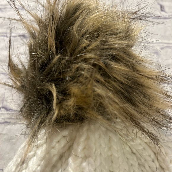 THREAD SHED WINTER WONDERLAND MULTI COLORED FLEECE LINED WOMENS HAT FUR POM O/S - Picture 4 of 9